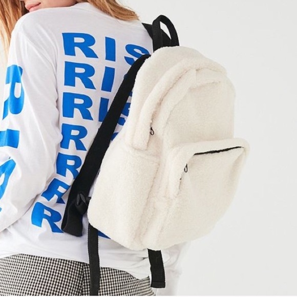 Final 💰⬇️ NWOT UO Sherpa backpack - Picture 6 of 7